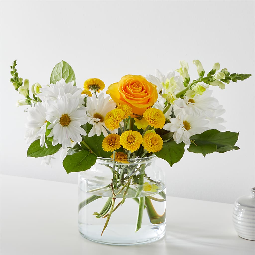 Sun Salutation Bouquet – Joannies Floral Of Birch Run, Birch Run MI