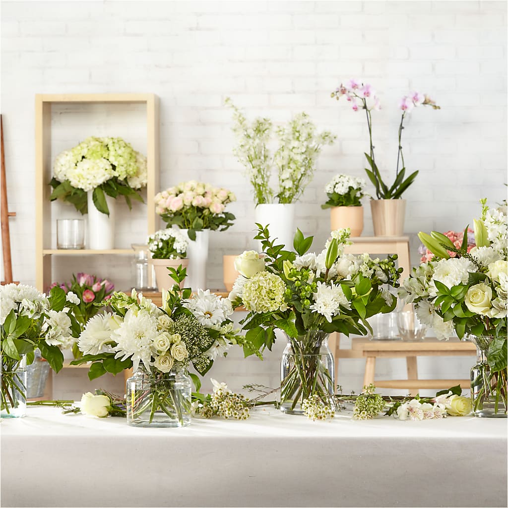 Classic Ivory – A Florist Original – Joannies Floral Of Birch Run, Birch Run MI