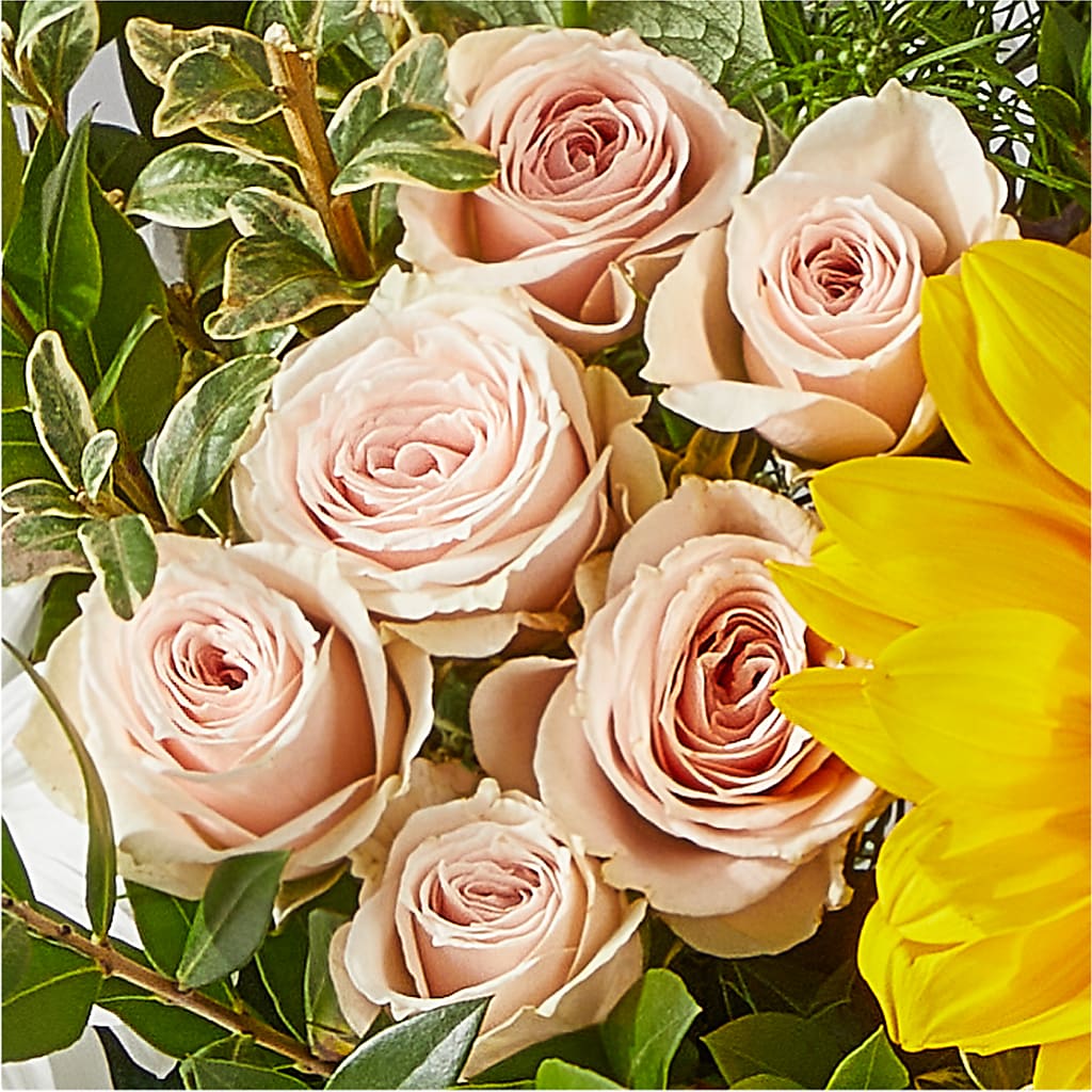 The Good Life Bouquet –  Joannies Floral Of Birch Run, Birch Run MI