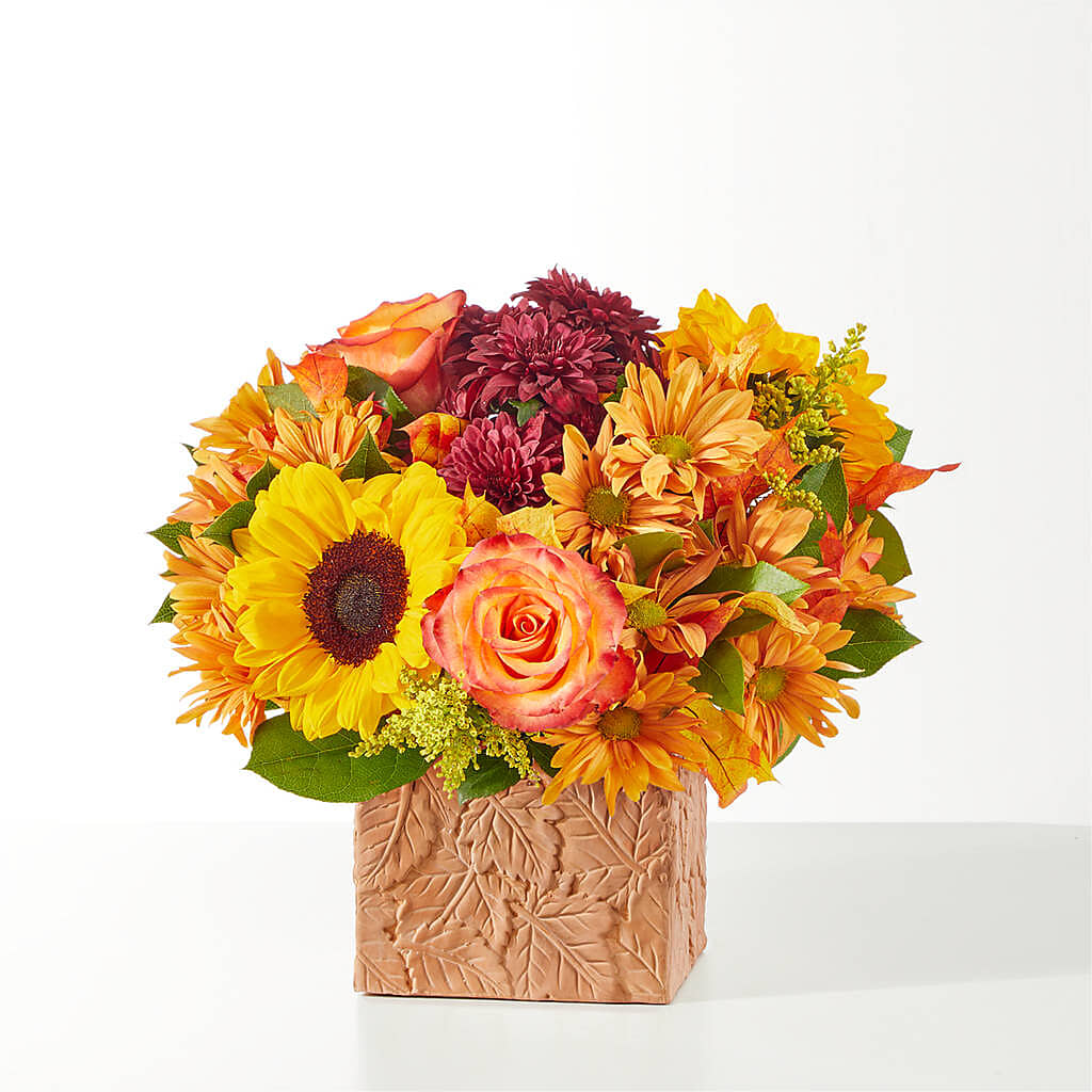 The Outdoors Bouquet –  Joannies Floral Of Birch Run, Birch Run MI