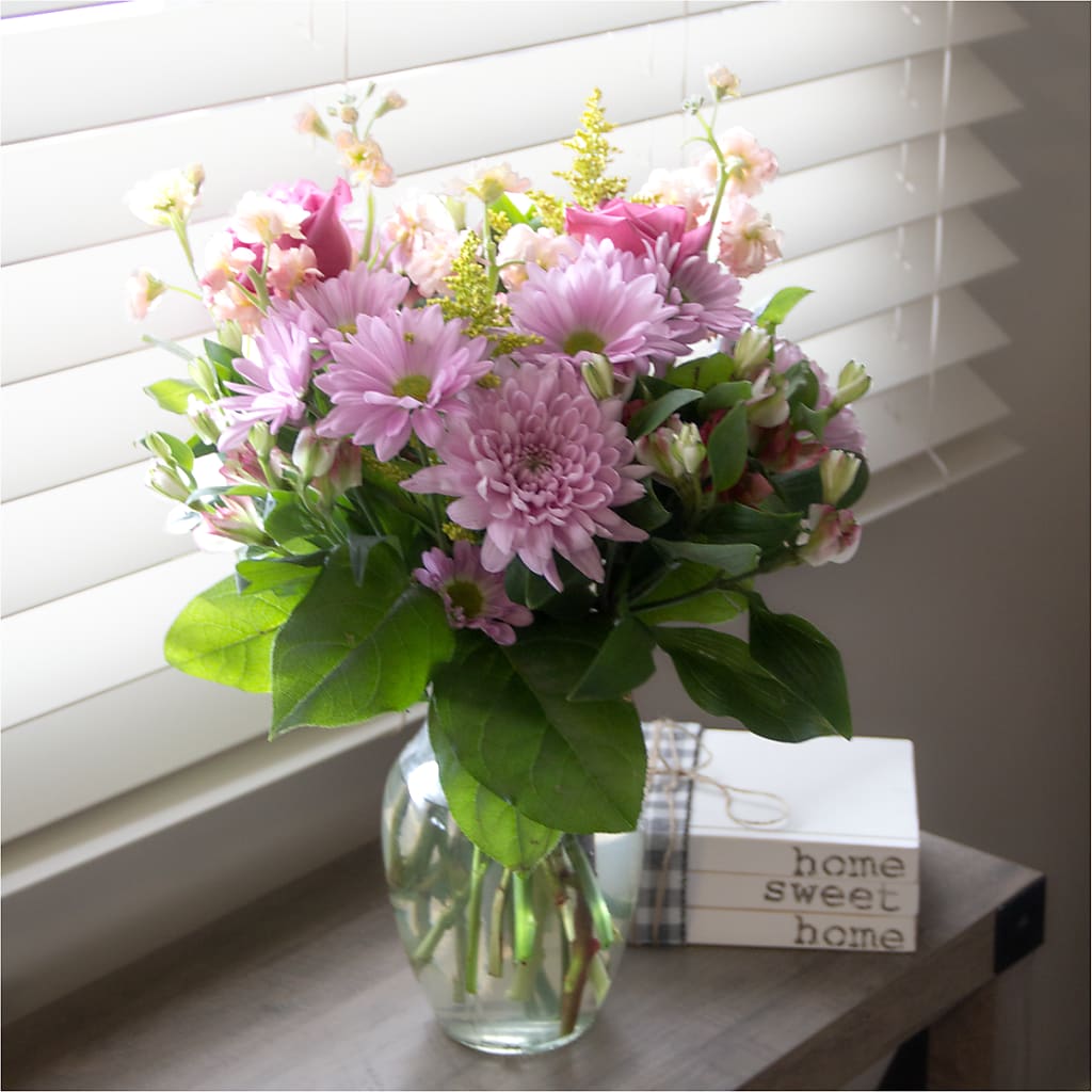 Pastel Tradition - A Florist Original –  Joannies Floral Of Birch Run, Birch Run MI