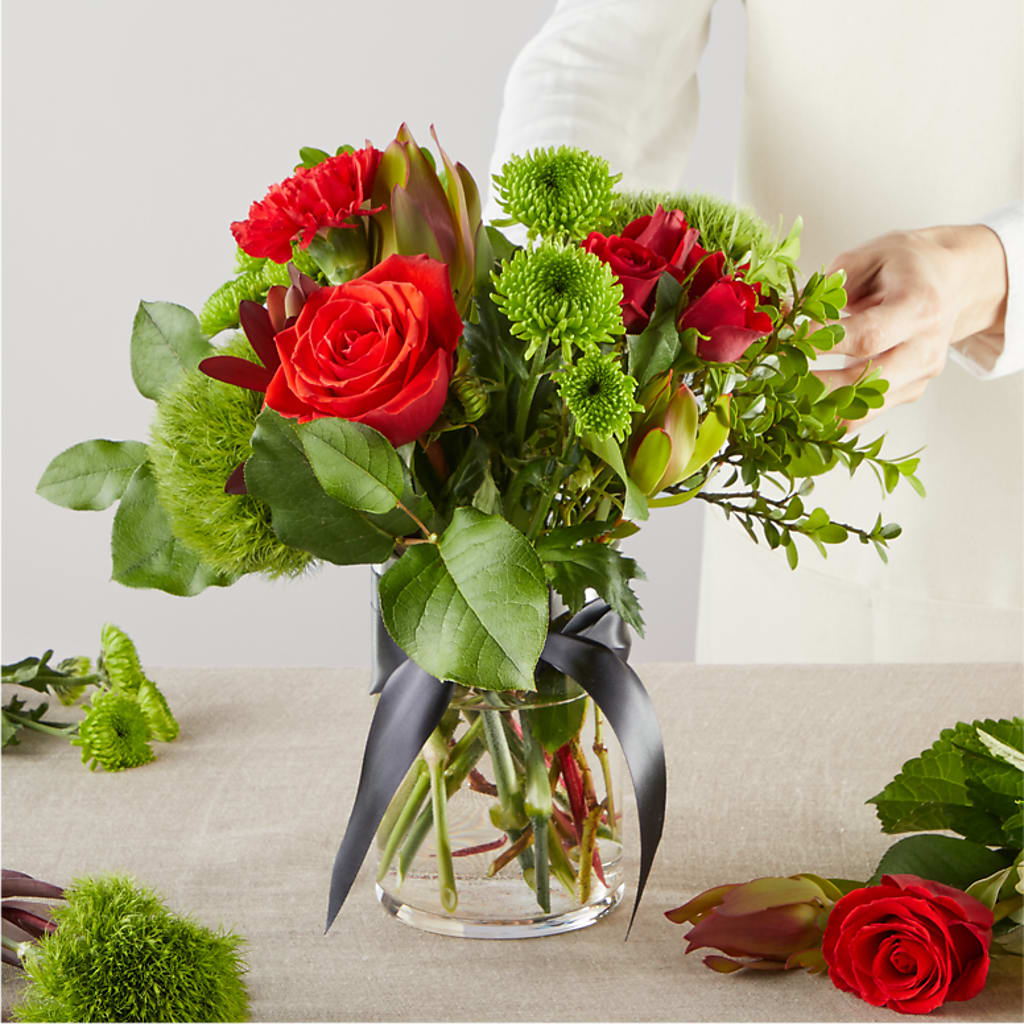 Heritage Kindle – A Florist Original –  Joannies Floral Of Birch Run, Birch Run MI