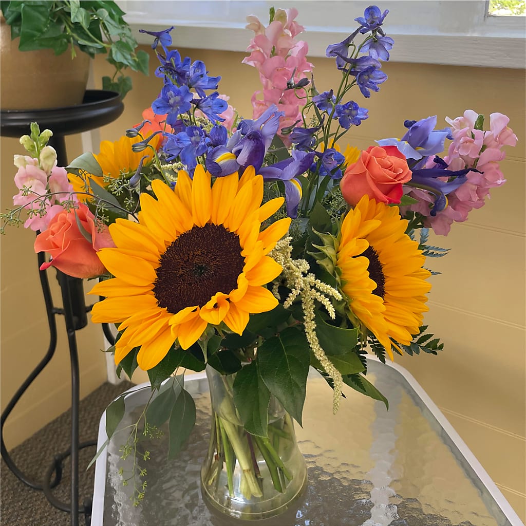 Rays of Life Bouquet –  Joannies Floral Of Birch Run, Birch Run MI