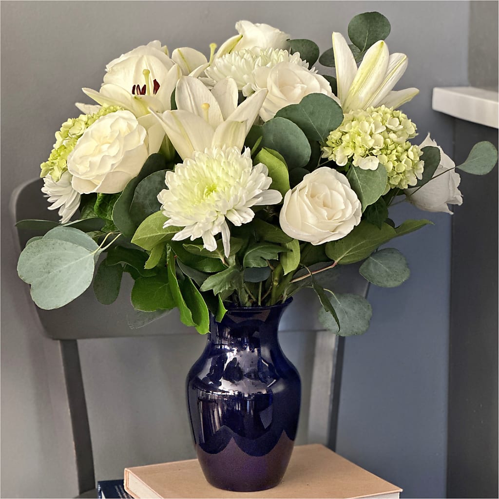 Snowy Dreams Bouquet –  Joannies Floral Of Birch Run, Birch Run MI