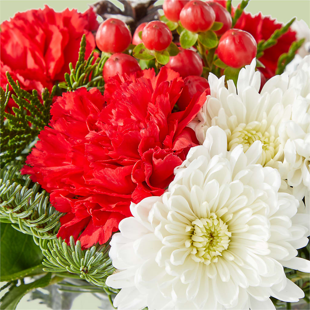 Snow Angel Bouquet –  Joannies Floral Of Birch Run, Birch Run MI