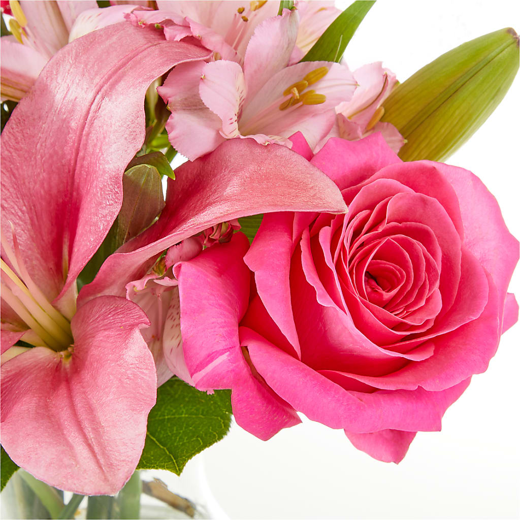 Lots of Love Bouquet –  Joannies Floral Of Birch Run, Birch Run MI