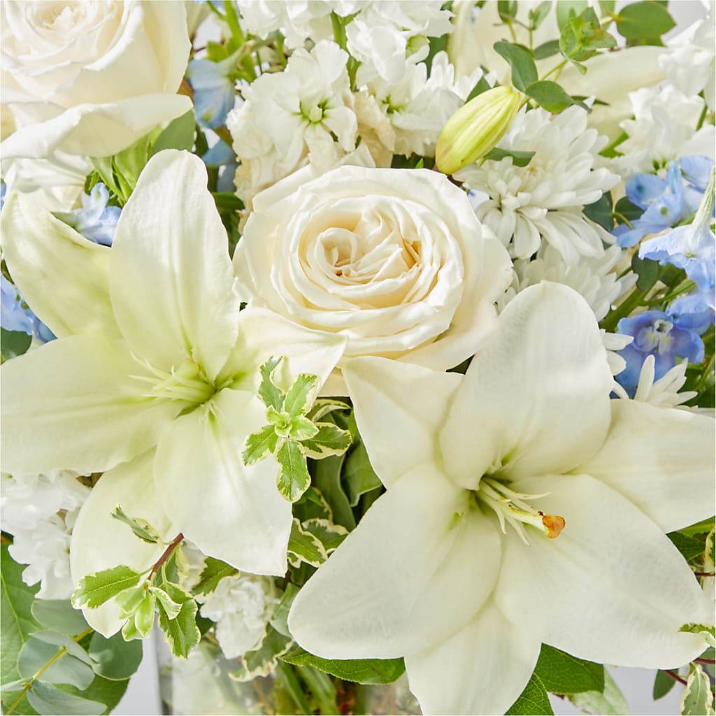 Peace of Mind Bouquet –  Joannies Floral Of Birch Run, Birch Run MI